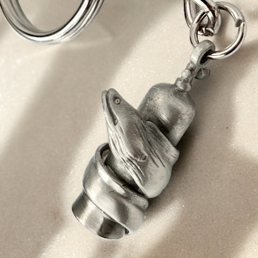 Moray Eel Key Chain- Scuba Diving Key Chain, Scuba Tank Key Chain with Moray Eel, Scuba Diving Gifts, Moray Eel with Scuba Tank Key Fob with Dive Flag - Big Blue