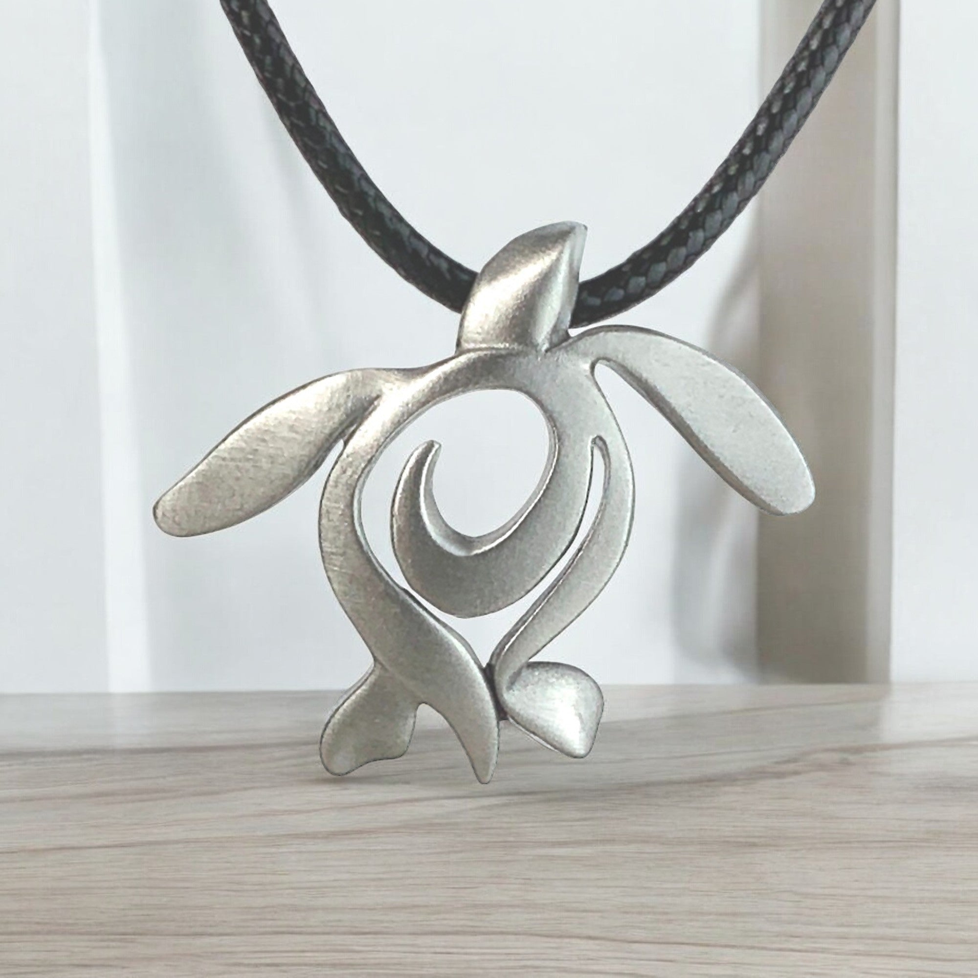 アクセサリー HiroREVELATE DESIGNS Sea Turtle Necklace – Ocean Traveler Collection - Recycled Pewter on C