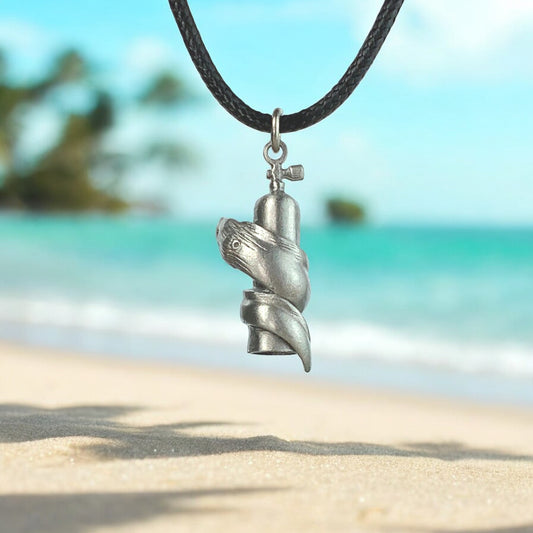 Moray Eel with Scuba Tank Necklace- Dive Gift for Women and Men, Realistic Moray Eel Scuba Tank Necklace with Diver Flag, Gifts for Divers, Scuba Gift - Big Blue
