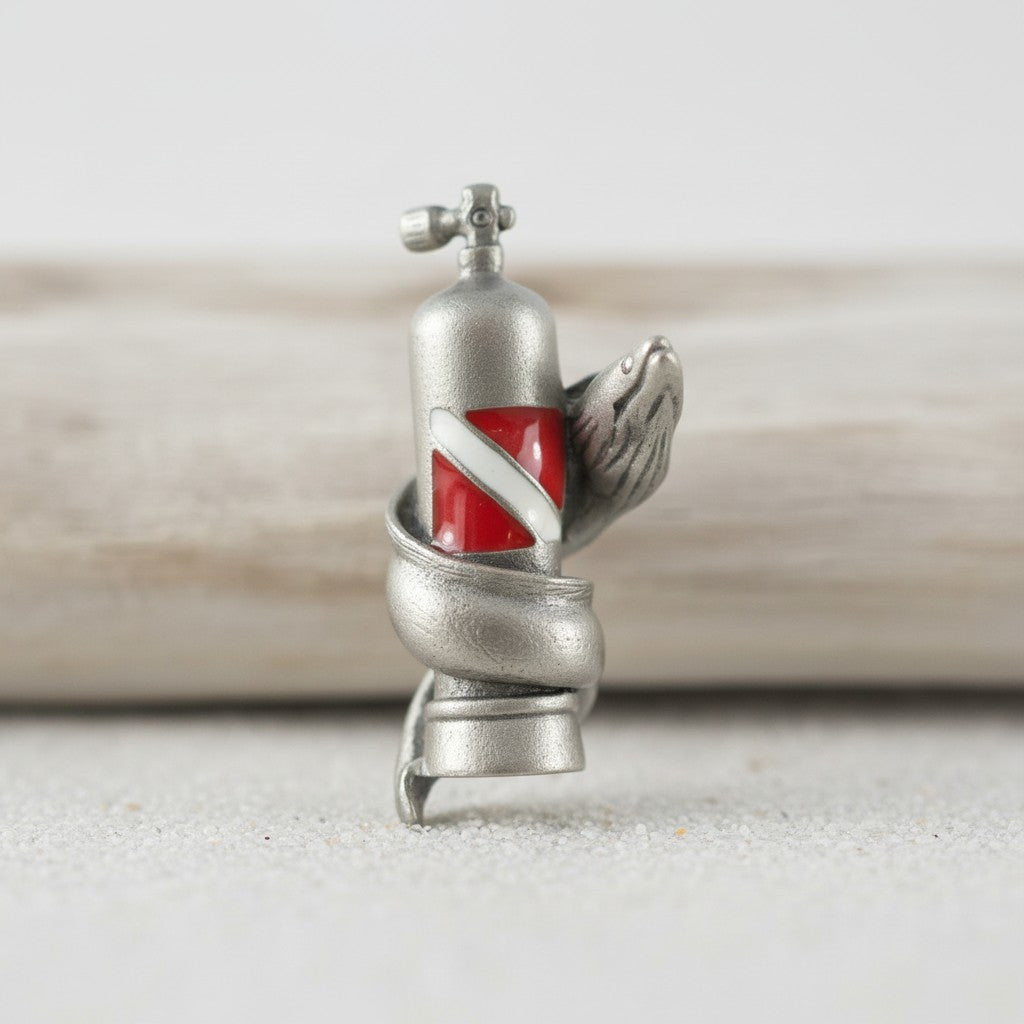 Moray Eel & Scuba Tank Pin – Diver´s Collection - Lead-Free Pewter - Big Blue