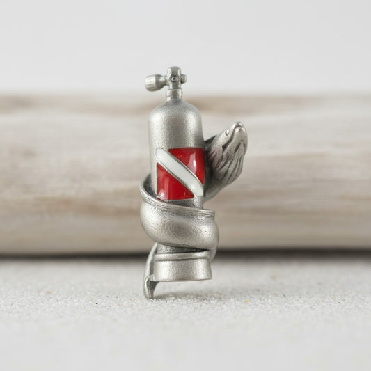 Moray Eel & Scuba Tank Pin – Diver´s Collection - Lead-Free Pewter - Big Blue