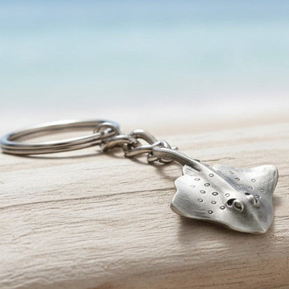 Big Blue by Roland St John pewter stingray keychain with dive flag detail on reverse. Realistic ocean sea life accessory.