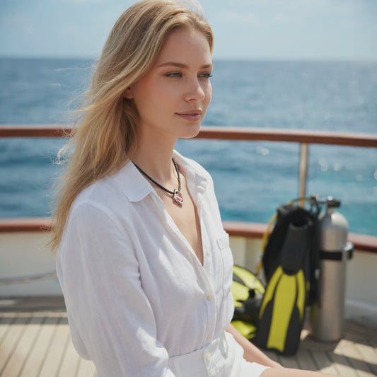 Dolphins Necklace with Dive Flag – Diver´s Collection – Pewter